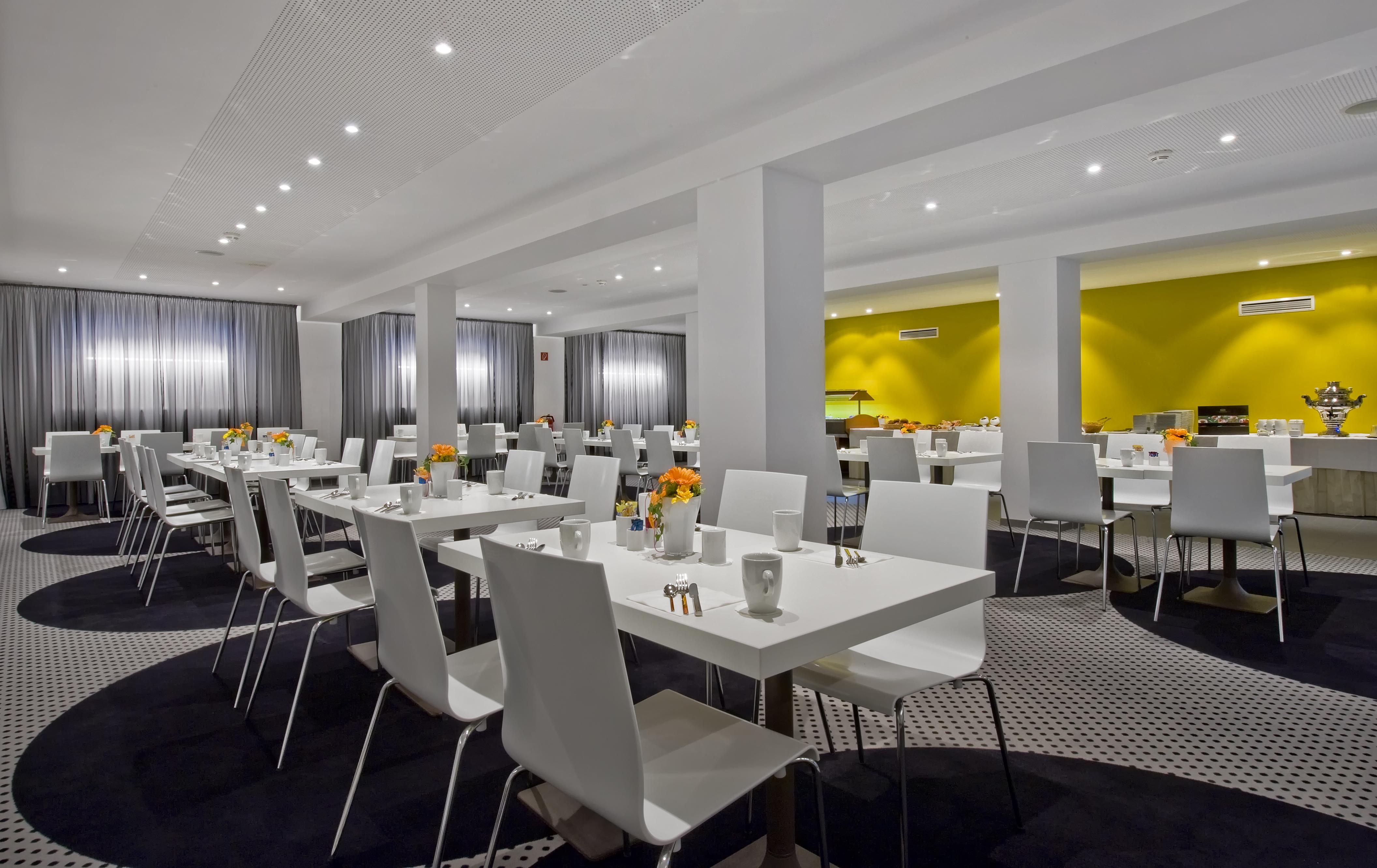 Отель Tryp By Wyndham Frankfurt