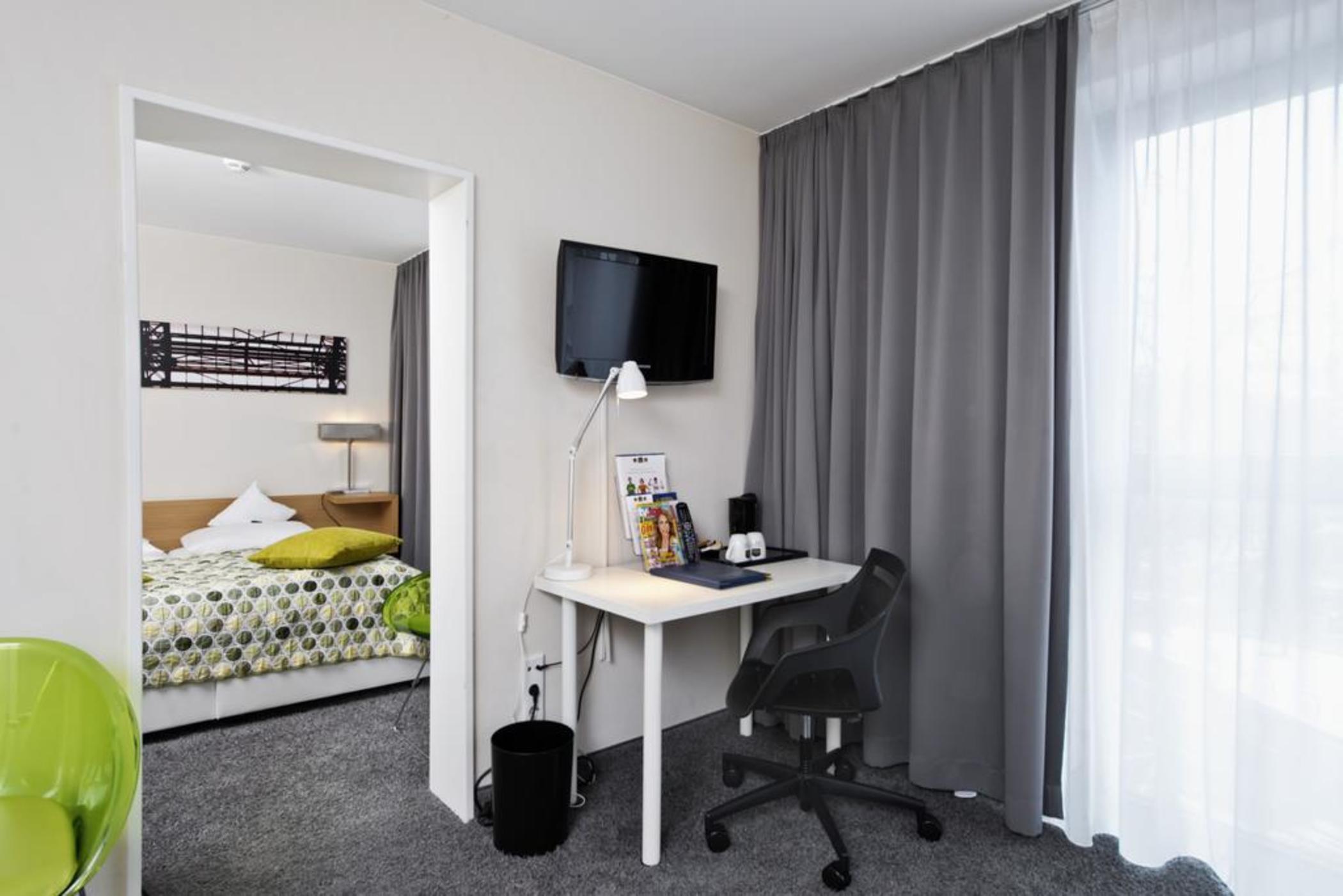 Hotel Tryp By Wyndham Frankfurt 3*