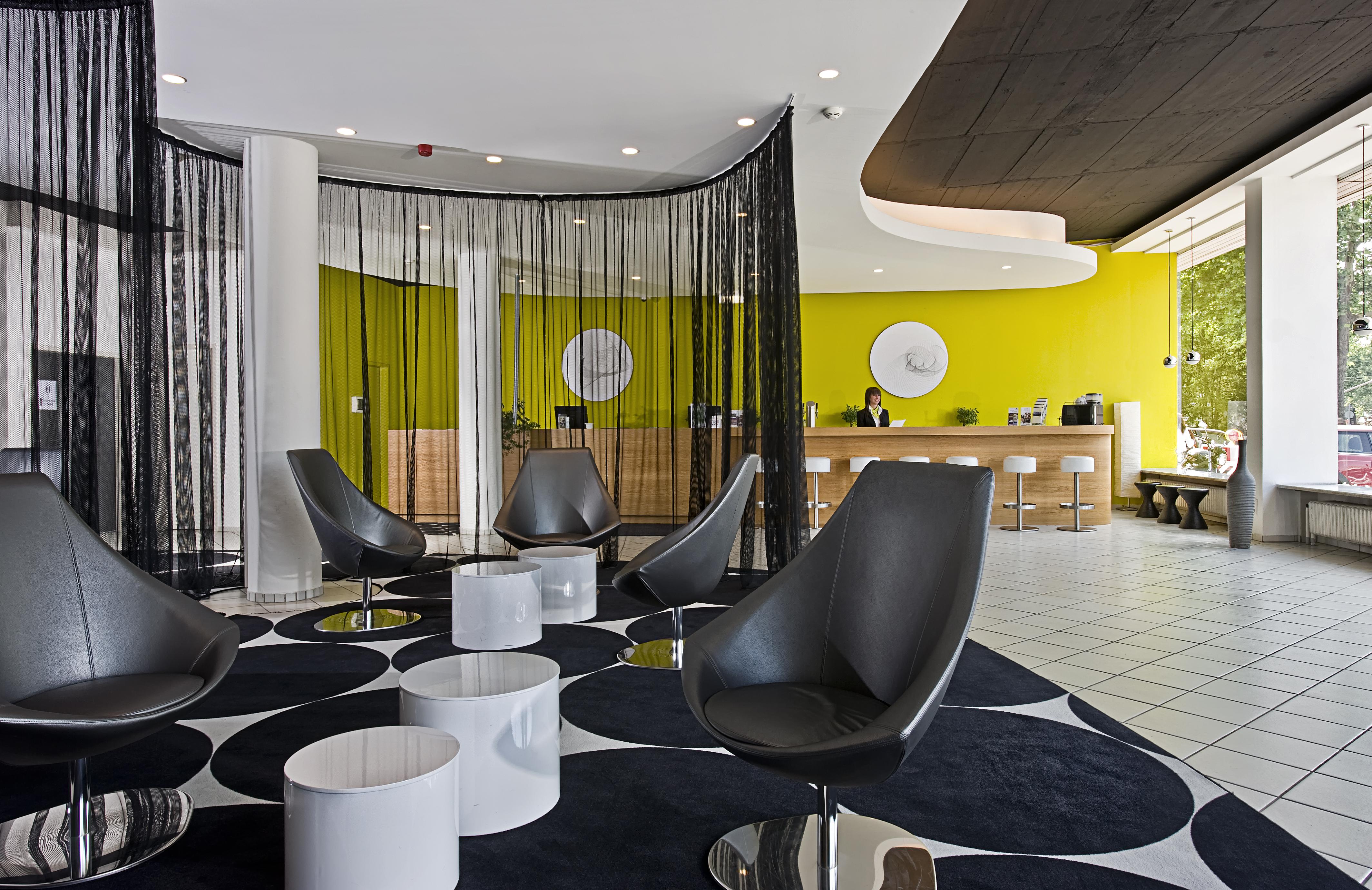 Hotel Tryp By Wyndham Frankfurt 3*